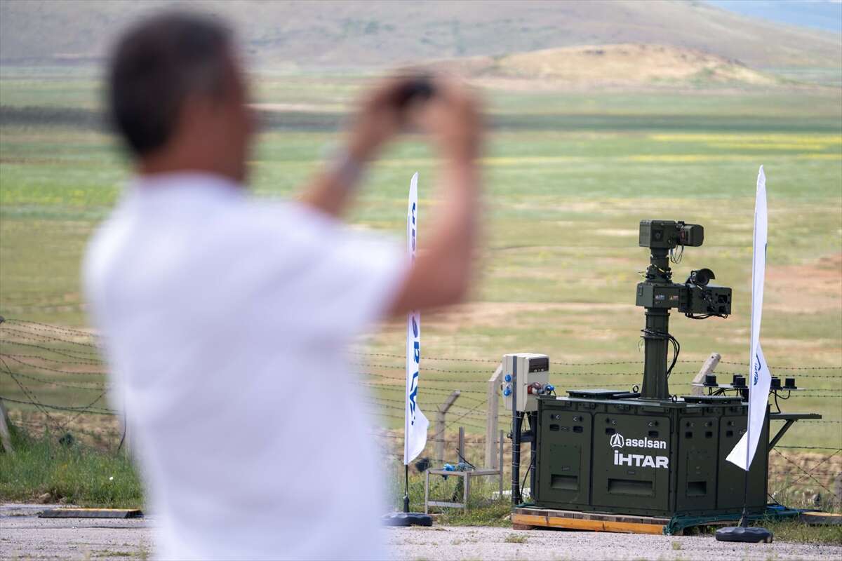 ÇELİKKUBBE gövde gösterisi yaptı! Dron sürüsüne karşı yerli kalkan devrede 7